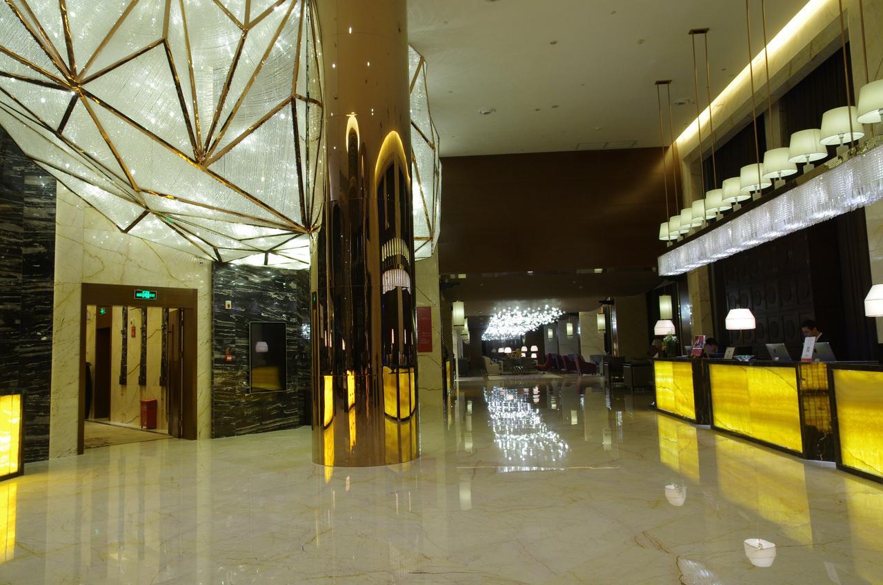 Argyle Grand Hotel Xingyi  エクステリア 写真
