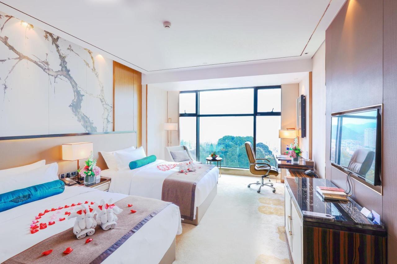 Argyle Grand Hotel Xingyi  エクステリア 写真