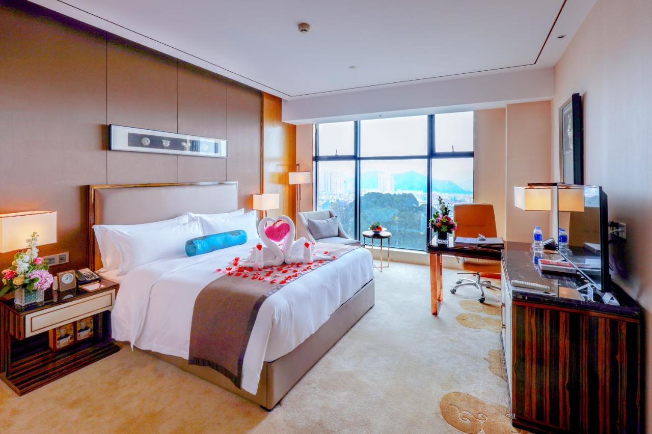 Argyle Grand Hotel Xingyi  エクステリア 写真