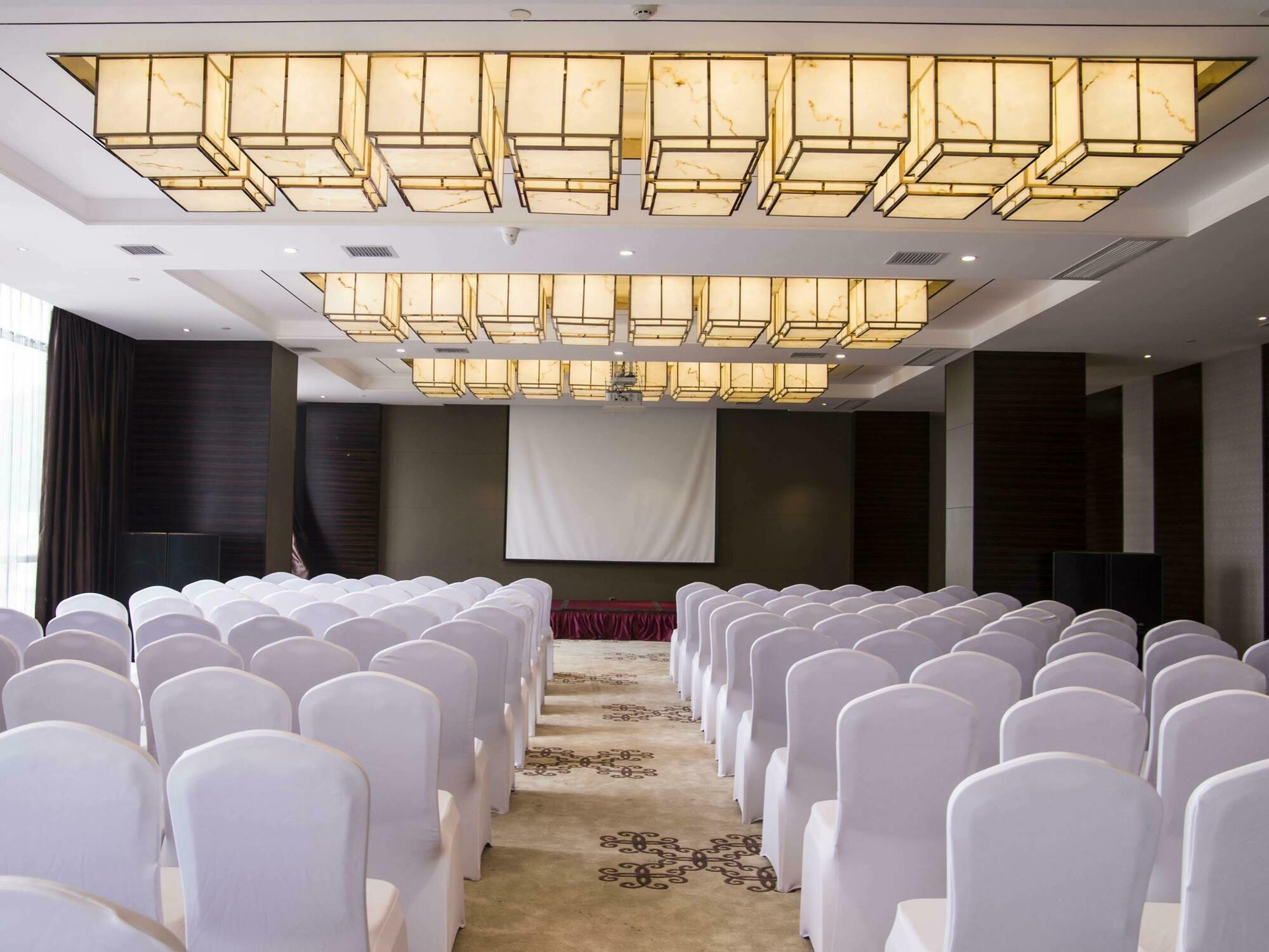 Argyle Grand Hotel Xingyi  エクステリア 写真