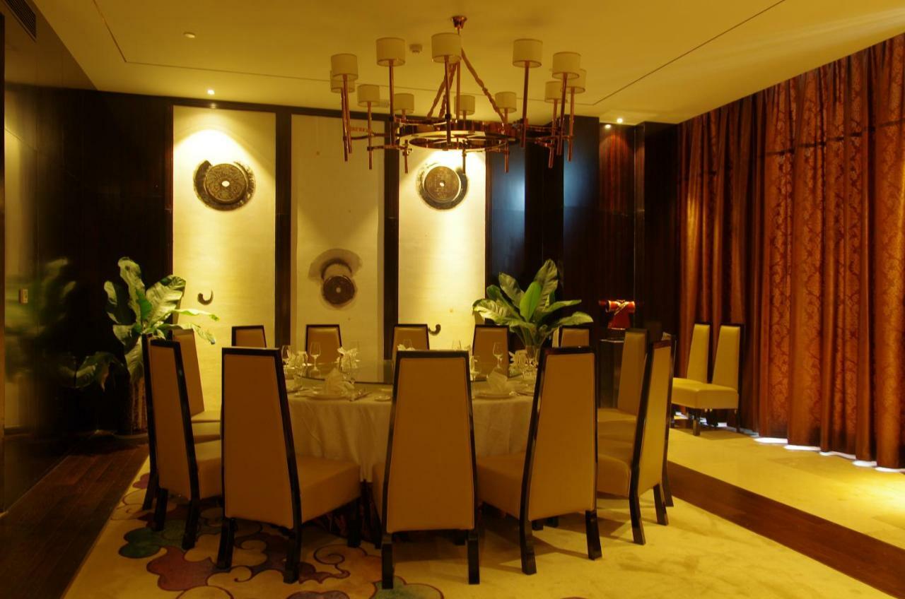 Argyle Grand Hotel Xingyi  エクステリア 写真
