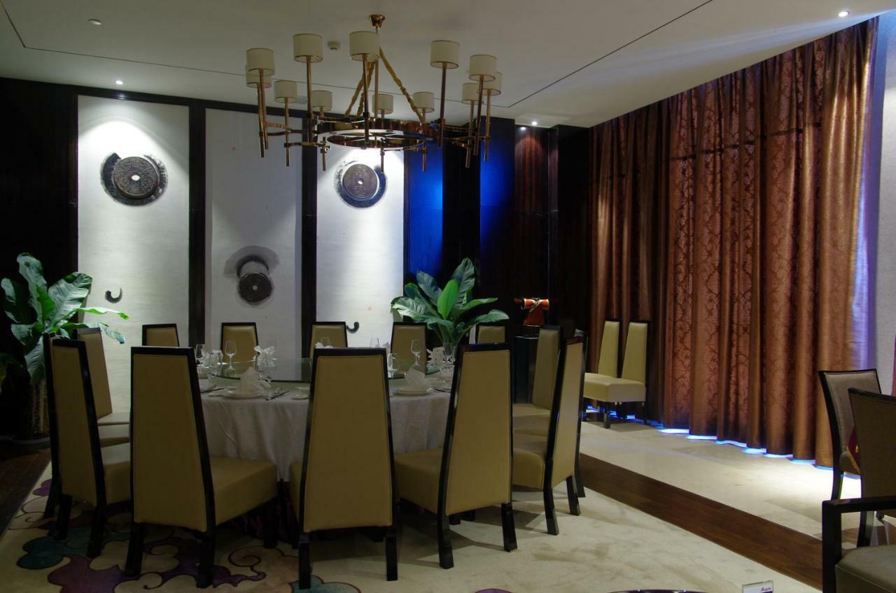 Argyle Grand Hotel Xingyi  エクステリア 写真